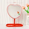 Cuore rosso tipo di ricarica (LED a tre colori)