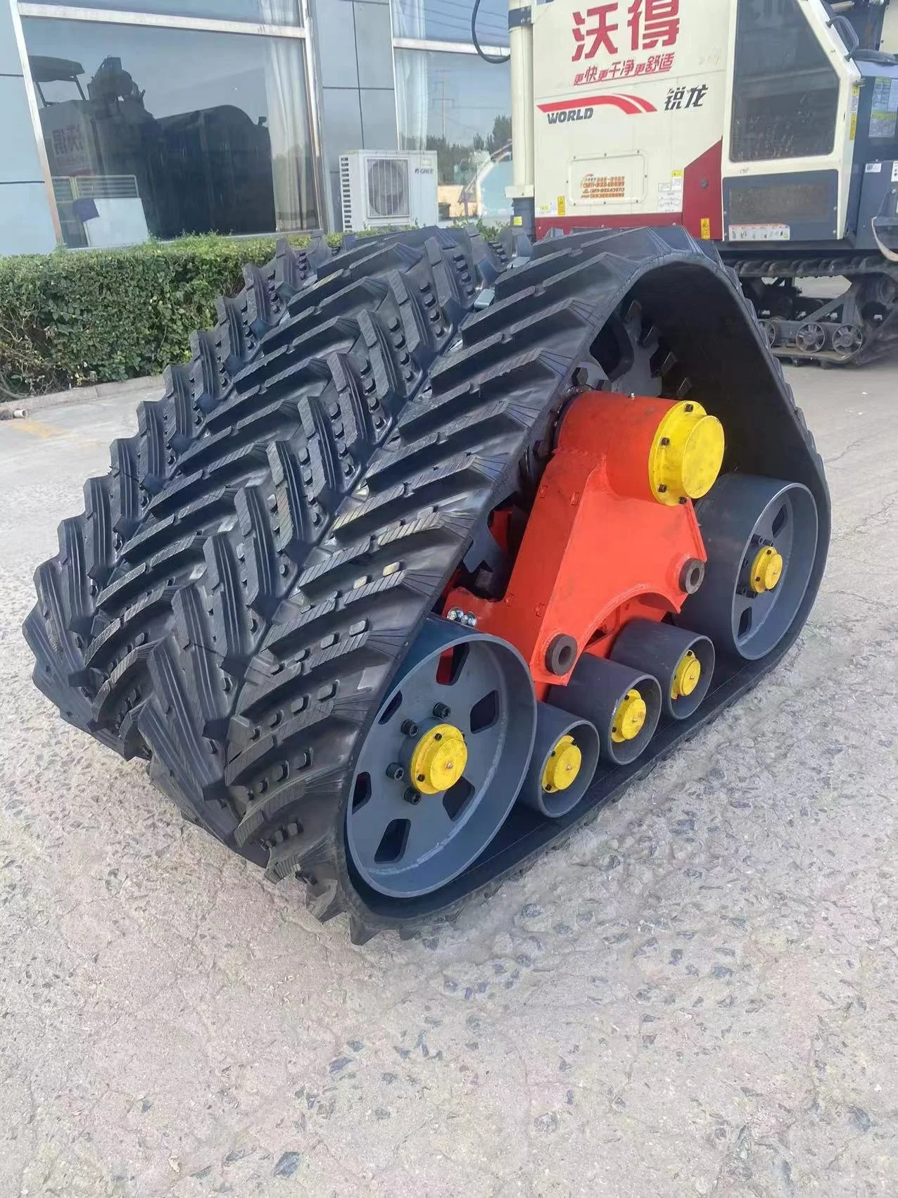 Triangular Rubber Track Chassis Tracked Undercarriage For Corn ...