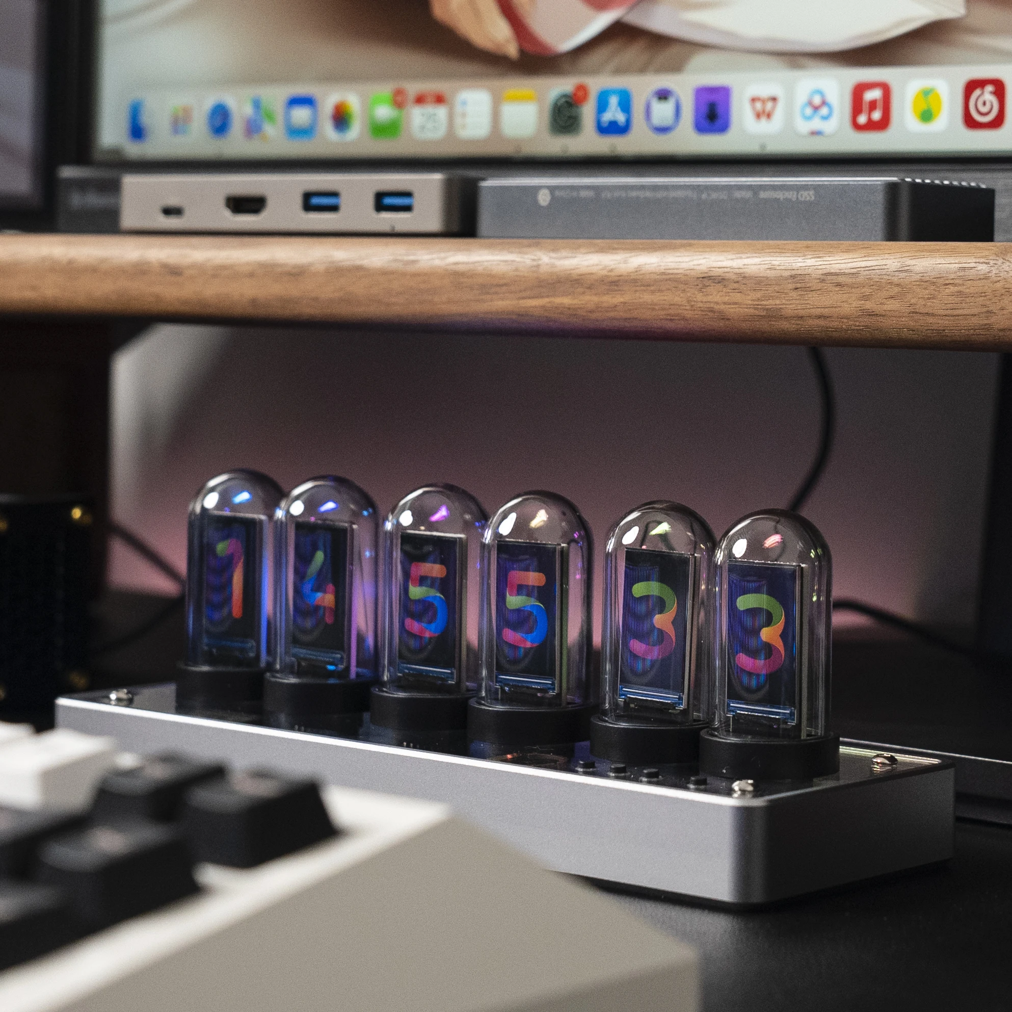 サイバーパンク風IPSカラー液晶デジタル時計、Wi-Fi対応、スマートで