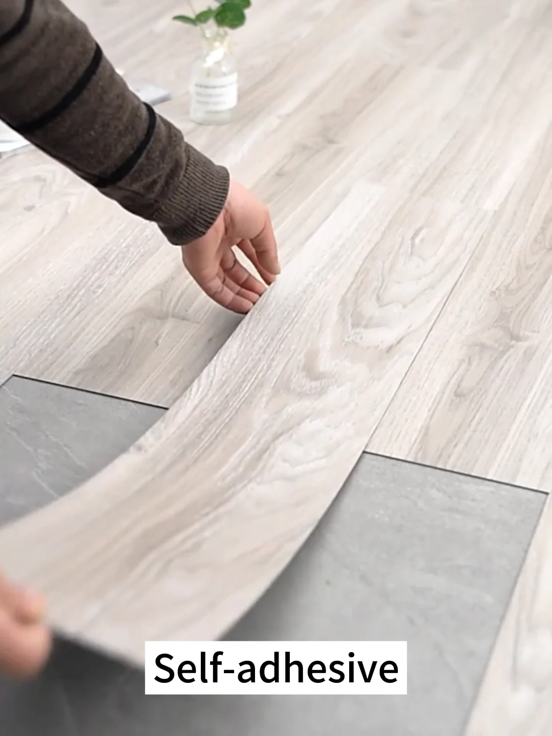 Grain Self Adhesive Vinyl Floor Wood Spc Plastic Flooring Formaldehyde Free Pvc Living Room