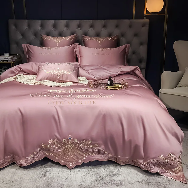 Pin by Vishakha Bang on Bedding sets  Bed linens luxury, Luxury bedding, Designer  bed sheets