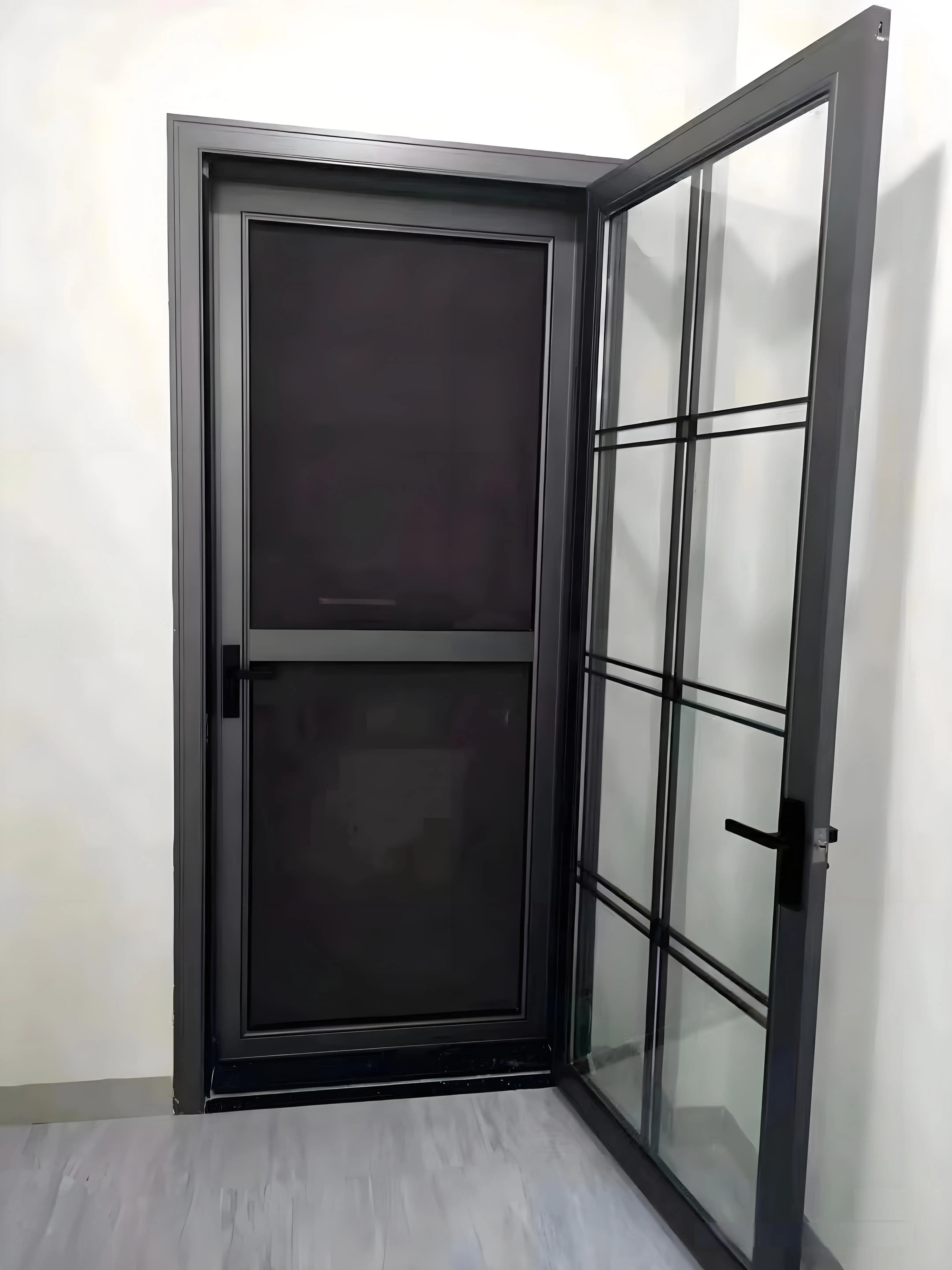 Installed on the Exterior of Entry Doors 304 316 Stainless Steel Mesh Storm Door Aluminum Security Screen Door