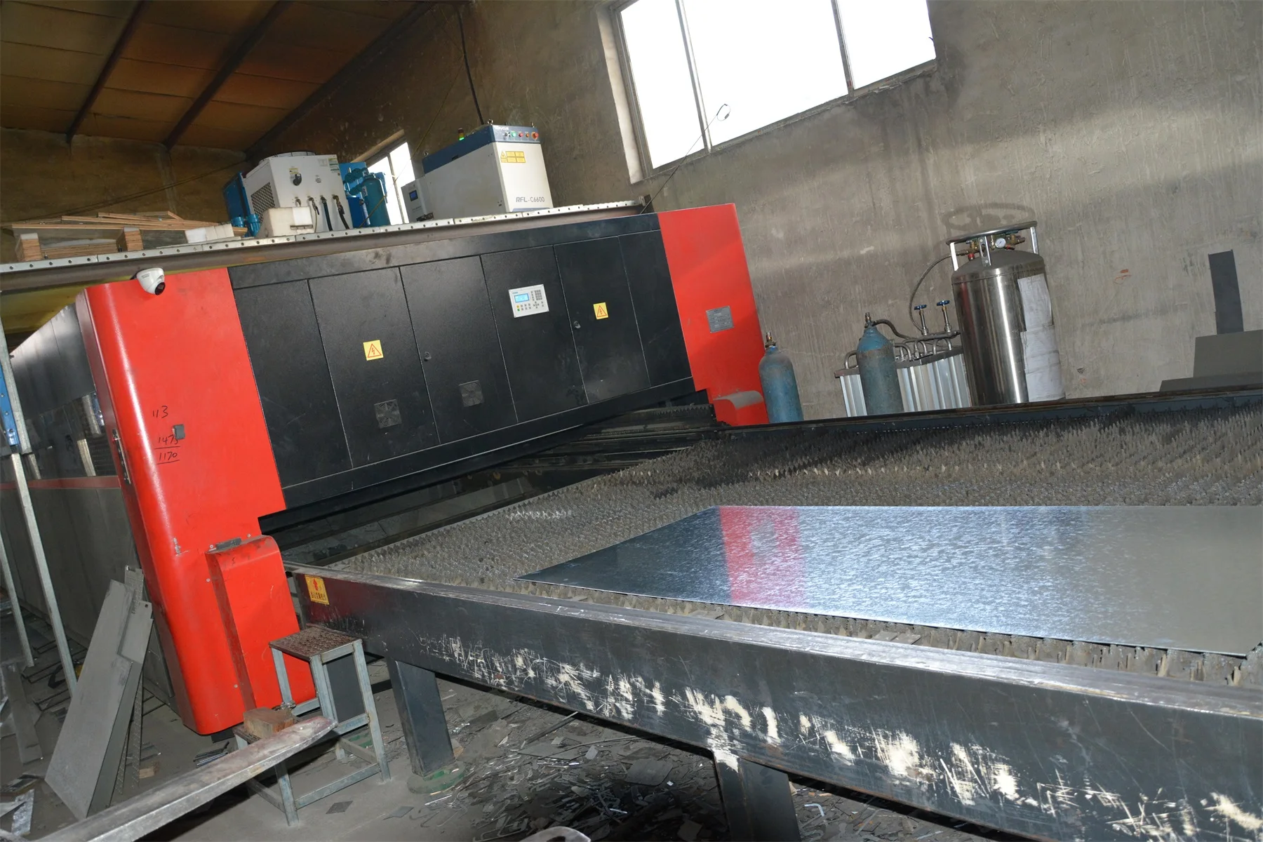 View of Modern Designed Garage Metal Workbench Steel Drawer Worktable - Buy ...