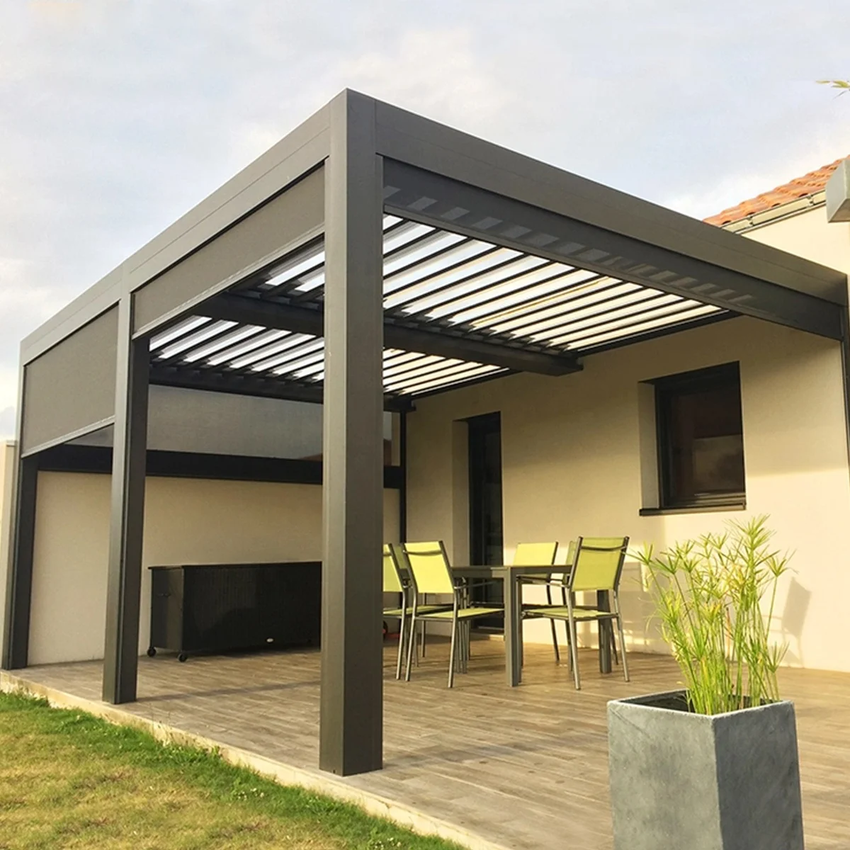 Waterproof Motorized Adjustable Louvered Pergola | Customizable Oem