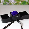 Negro doble caja abierta flor azul real