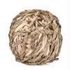 Bola tejida de la paja