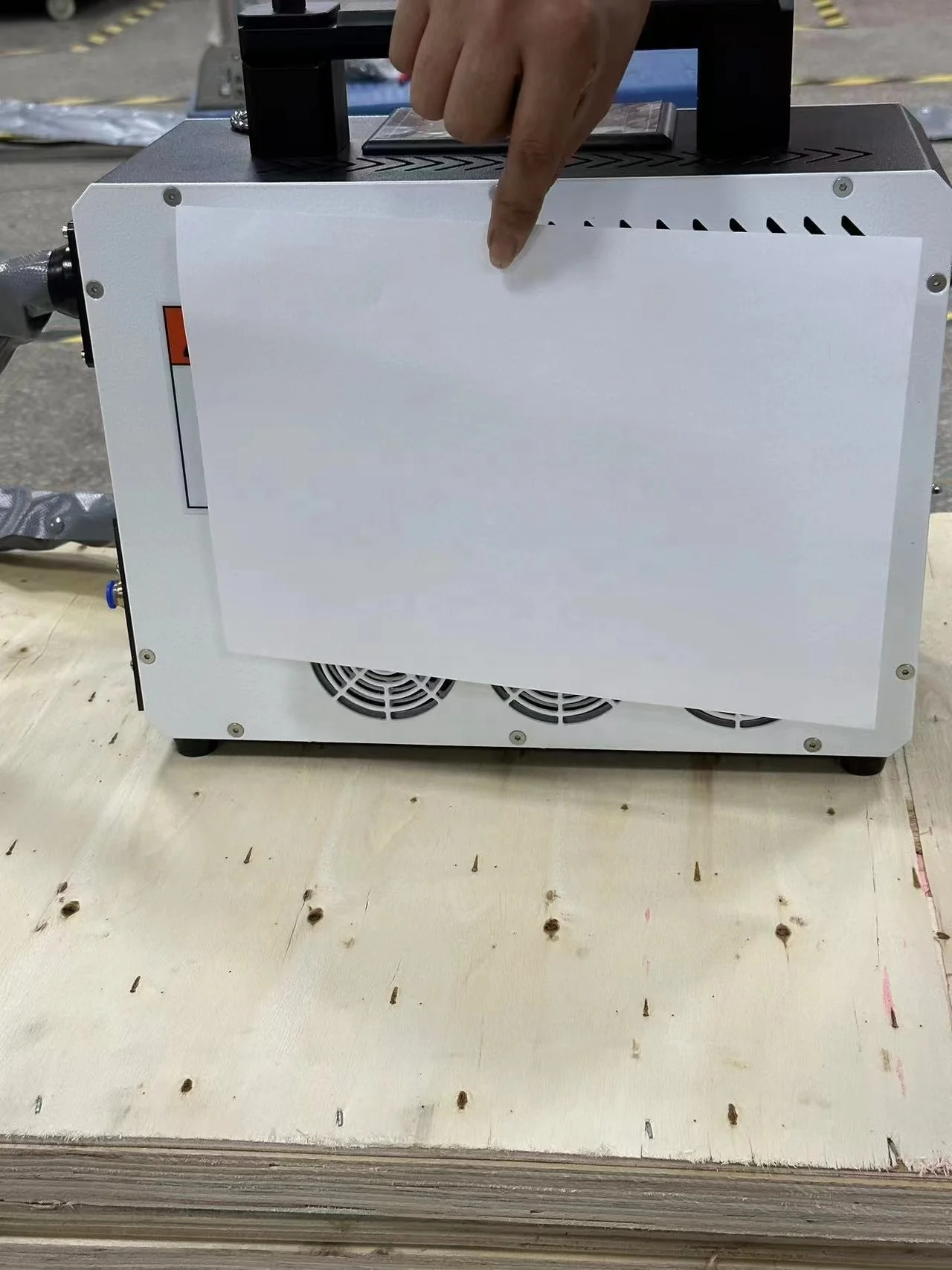Handheld Pulse Laser Cleaning Machine Pulsed Portable Laser Cleaning Machine Backpack Pulse Laser Cleaning Machine