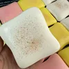 Cubos de pan tostado blanco