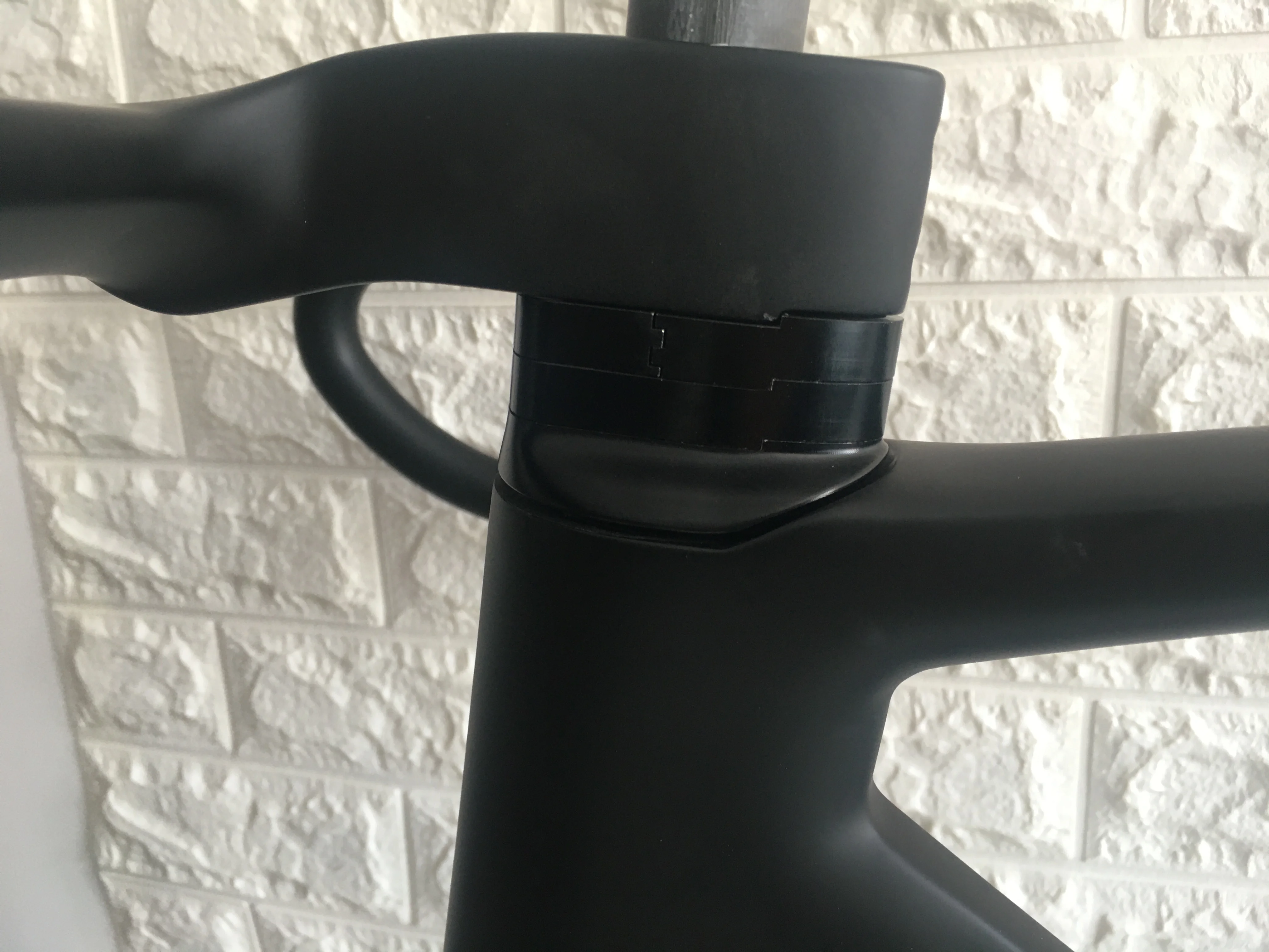 Fully Internal Cable Routing 700x28c aero Carbon Disc Road Bike Frame
