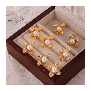 Keiyue Christian Hepburn Style High-End Copper Stud Earrings Flower Shape Inlaid Imitation Pearl Trendy Tempered Gold Plated