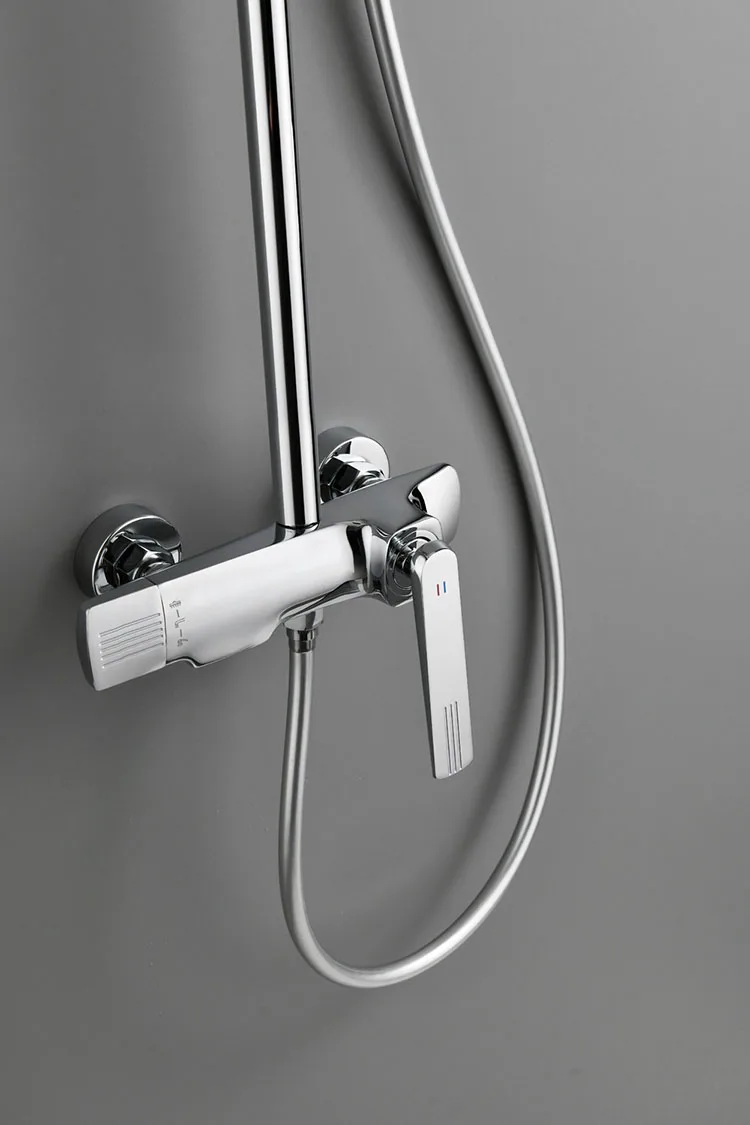 Sistema de ducha tipo lluvia montado en la pared de tres funciones con acabado superficial en color negro dorado cromado