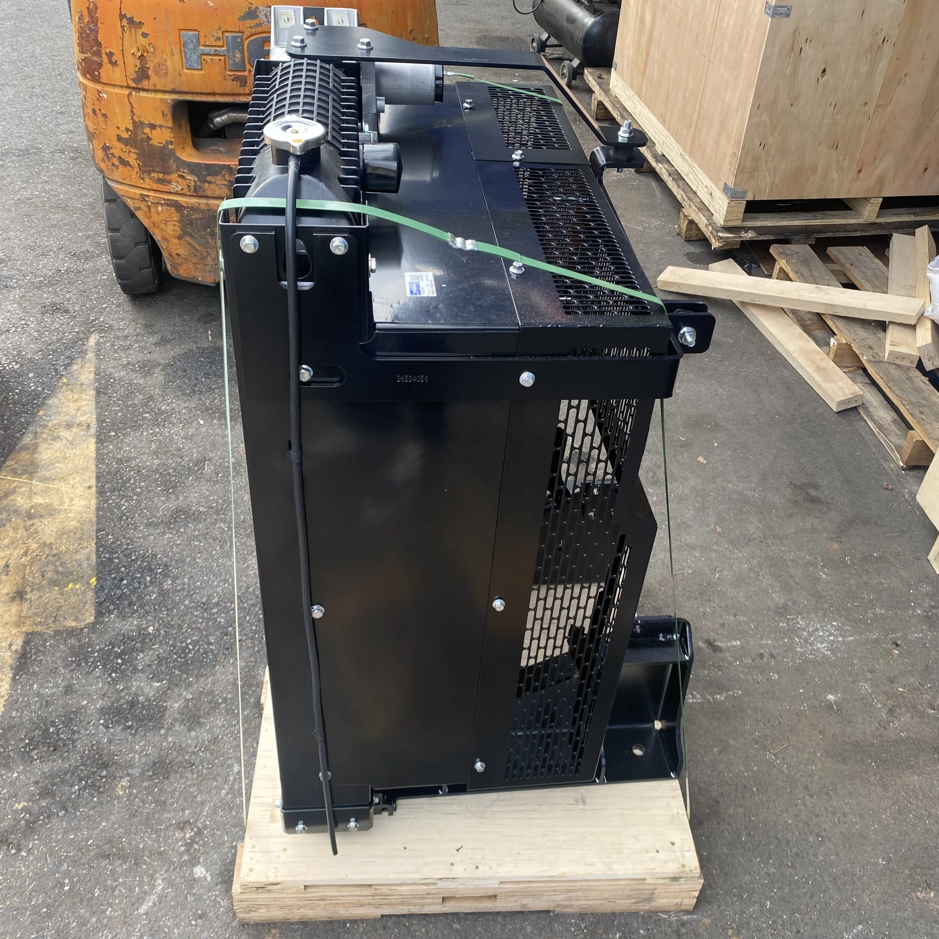 ディーゼルエンジン 本体 ラジエーター付き T434966掘削機専用ラジエーター新品純正エンジンT434966水タンク