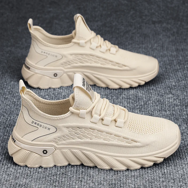 Men's shoes are breathable and slim with a height increase and a versatile casual sports shoe Men's sports shoes are trendy