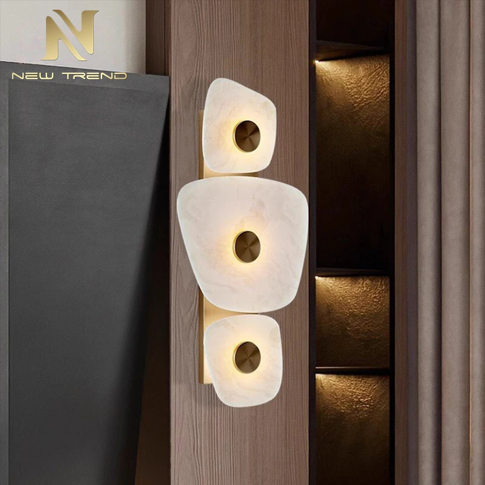 Applique murale organique moderne CPL-479 en albâtre – Lampe de luxe en laiton brossé avec pierre naturelle pour chambre de villa