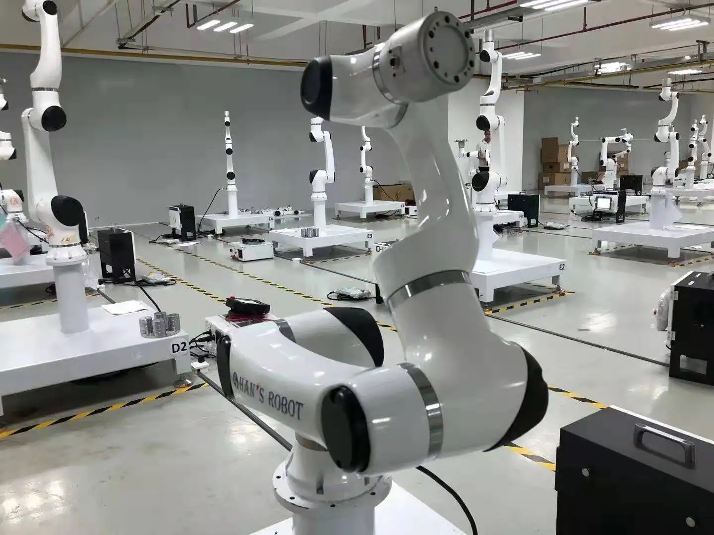 Plataforma móvel da estrela de 6 Han do robô do braço de linha central que segura o robô Cobot como o braço do robô programável