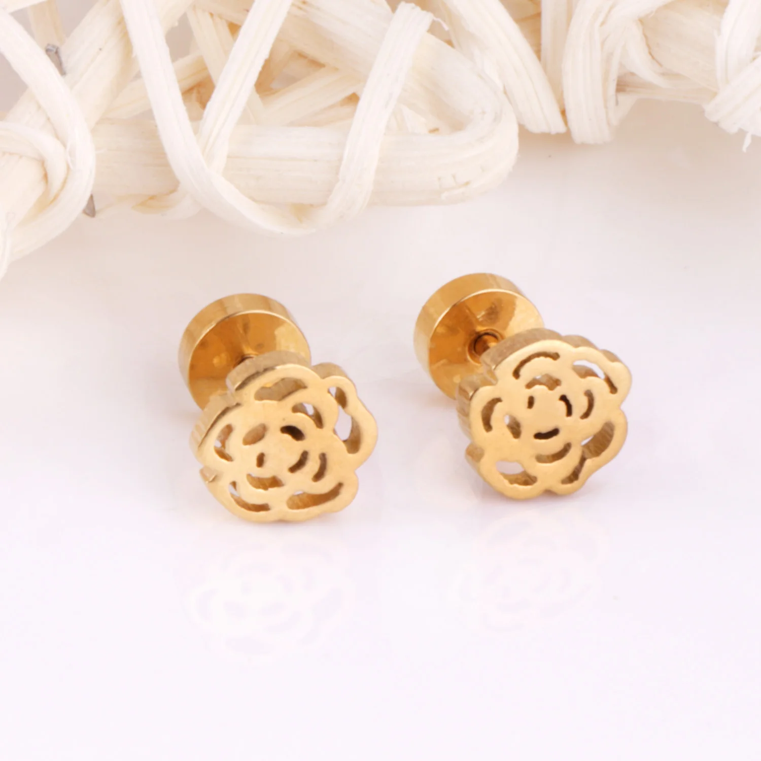 Camellia Flower Pearl Stud Earrings – Perimade & Co.