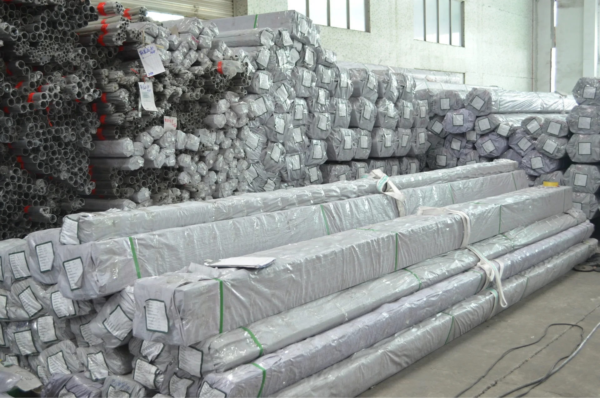 Hot Sale Factory 201 202 321 316 Round Stainless Steel Pipe Seamless