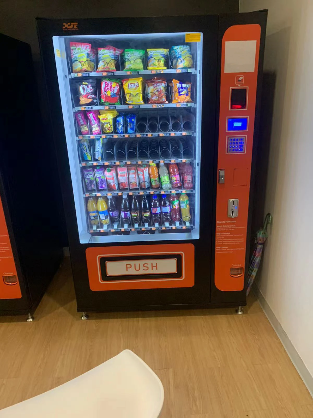 Drinks Vending Machine Smart Self Service Drinks Snack Chocolate Bar Vending Machine Combo