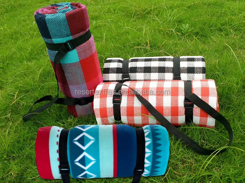 Premium Outdoor 100% Polyester Water-Resistant Stripe Knitted Style Portable 3Ply Lightweight Customizable Picnic Blanket for