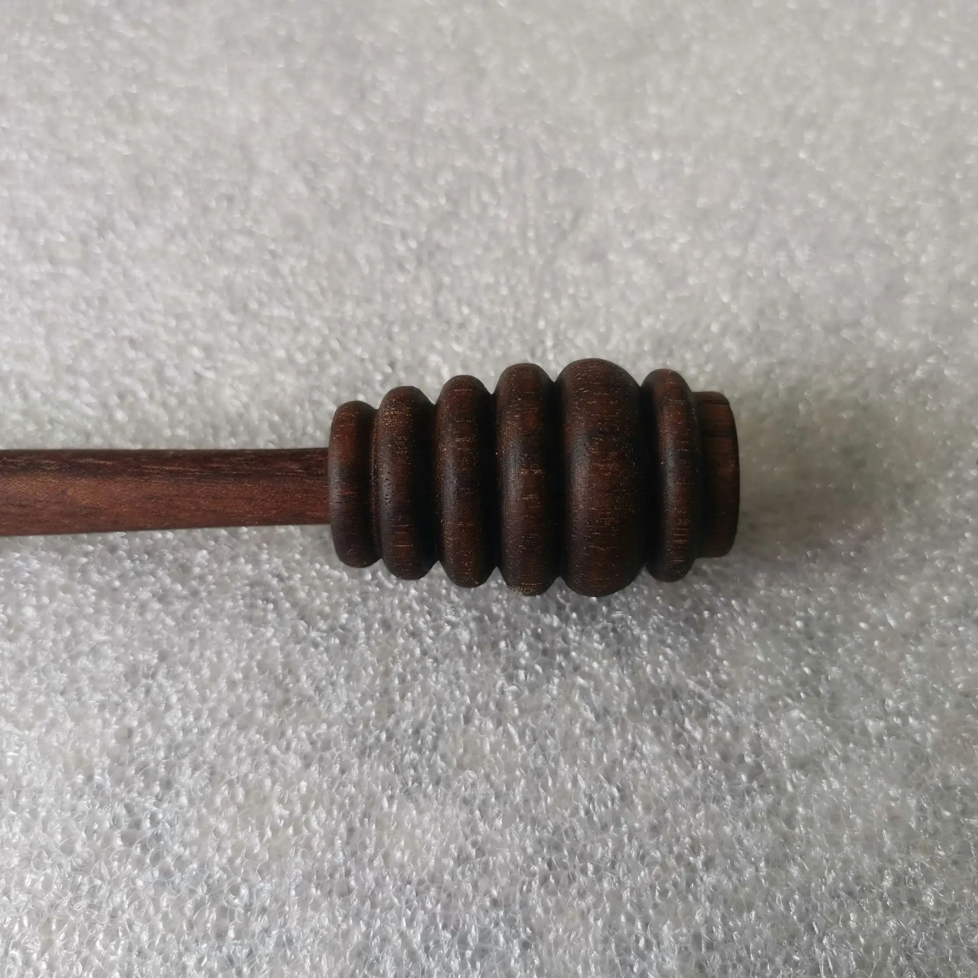 Медовая ложка из черного ореха