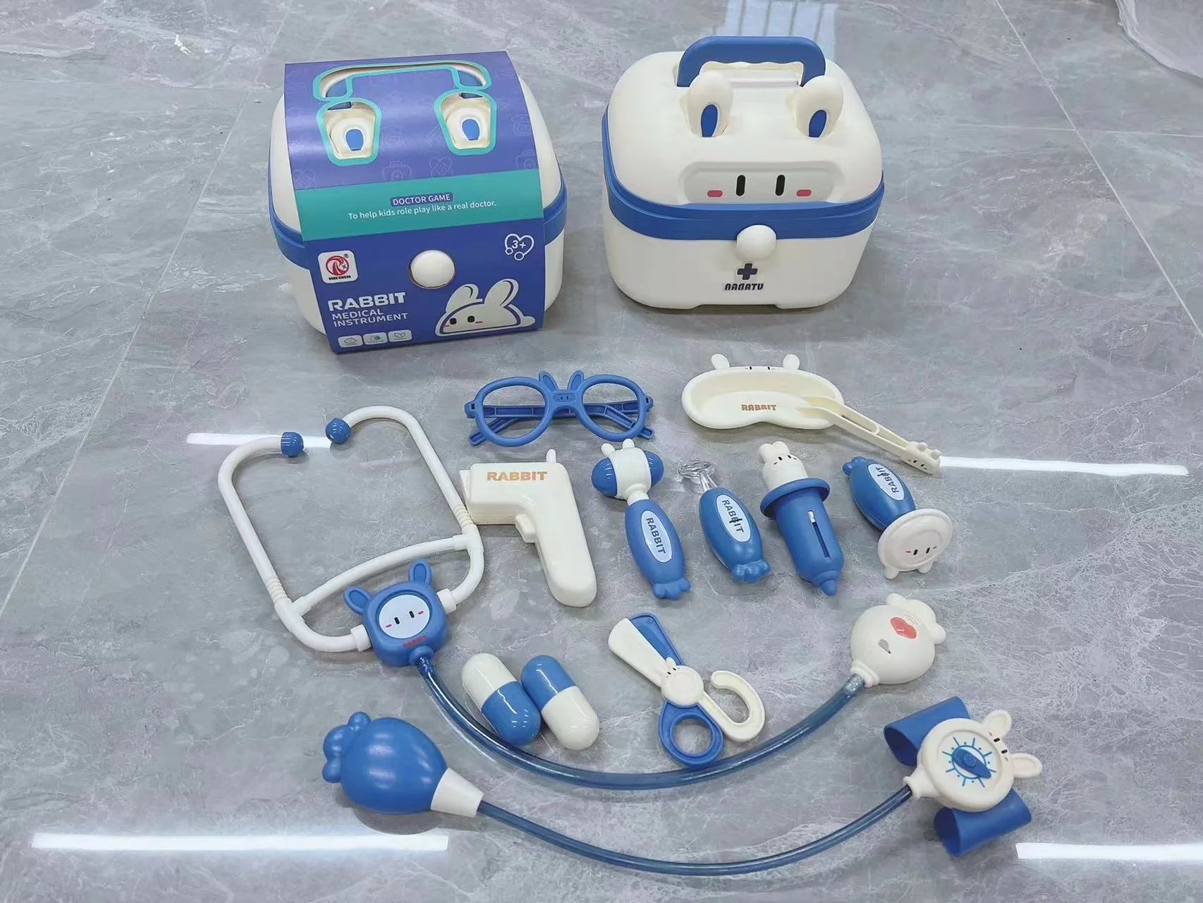 Детский игровой набор с докторской игрушкой