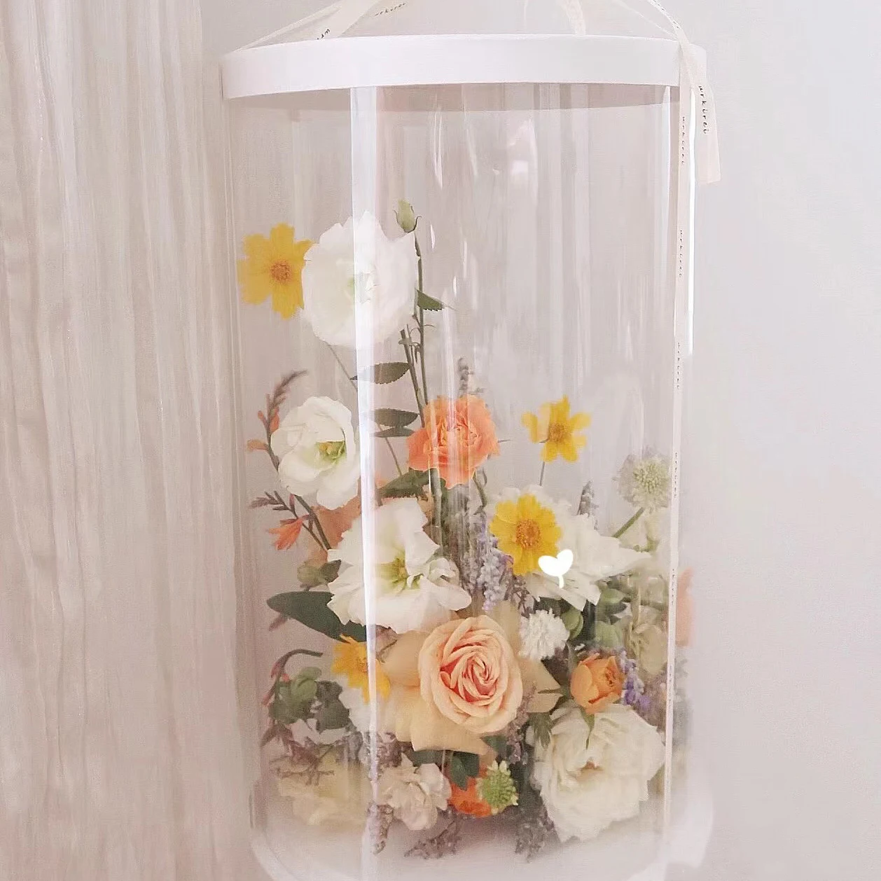 Factory Custom Transparent Paper Strawberry clear Flower Packaging Paper Round Rose Box Round Gift Boxes for Flower