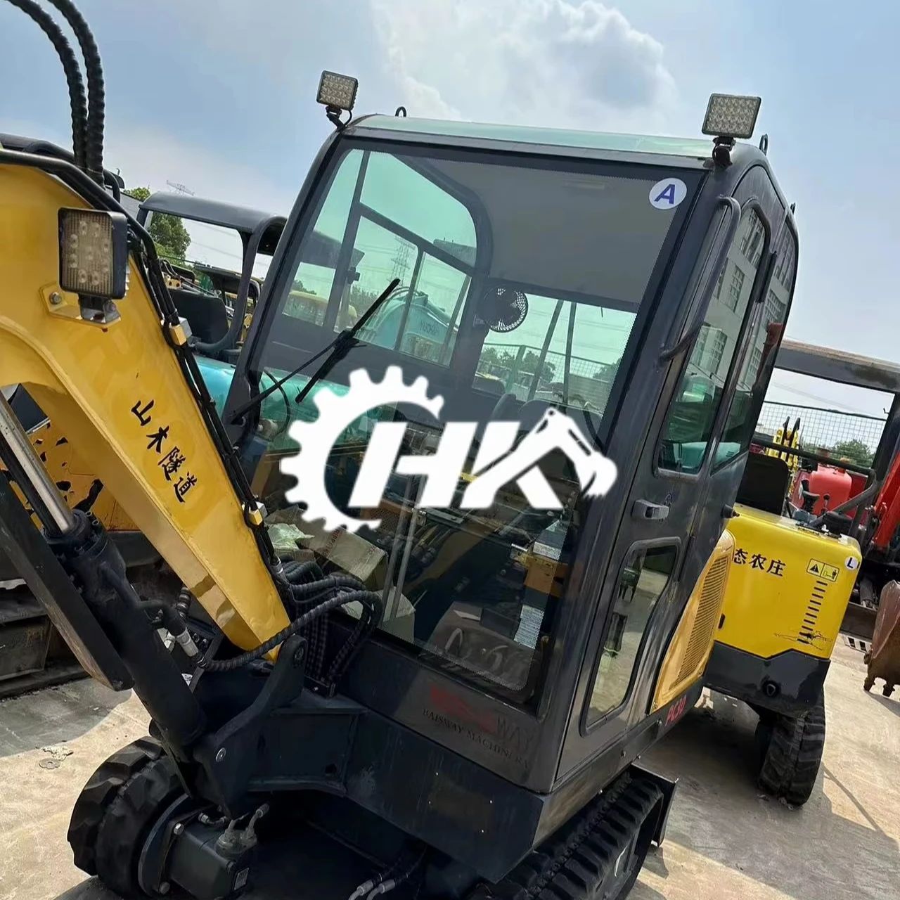 HANG KUI KOMATSU30, 3 ton, 90% yeni, orijinal yapon istehsalı, EPA və CE sertifikatlı, kənd təsərrüfatında istifadə olunmuş ucuz KOMATSU 30 qazıcı
