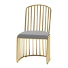 Chaise festonnée