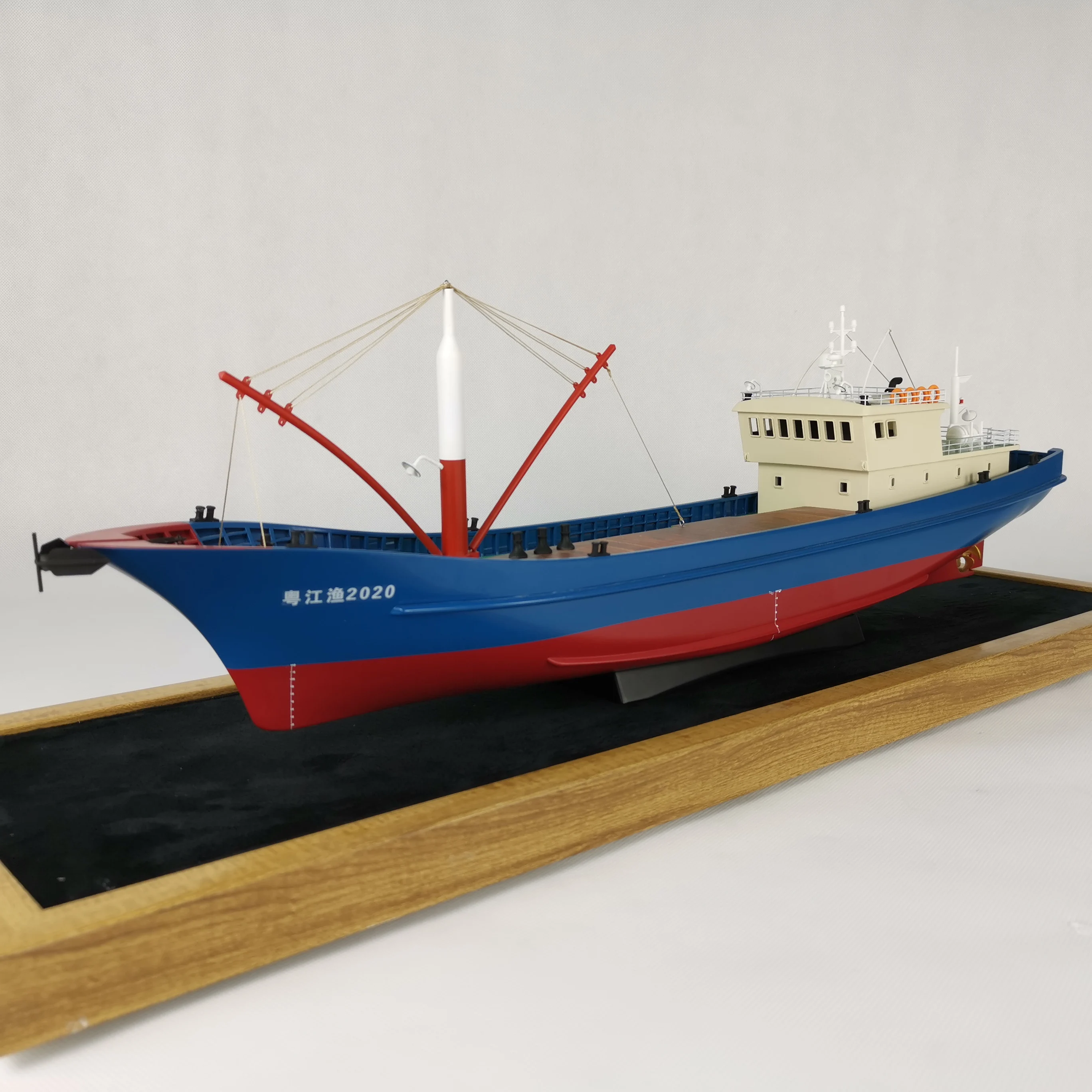 【A】Handmade Miniature Fishing Vessel Cargo Ship Logistics Model O.A.S Ocean Artwork Customizable 65cm Plastic Fishing Boat Model