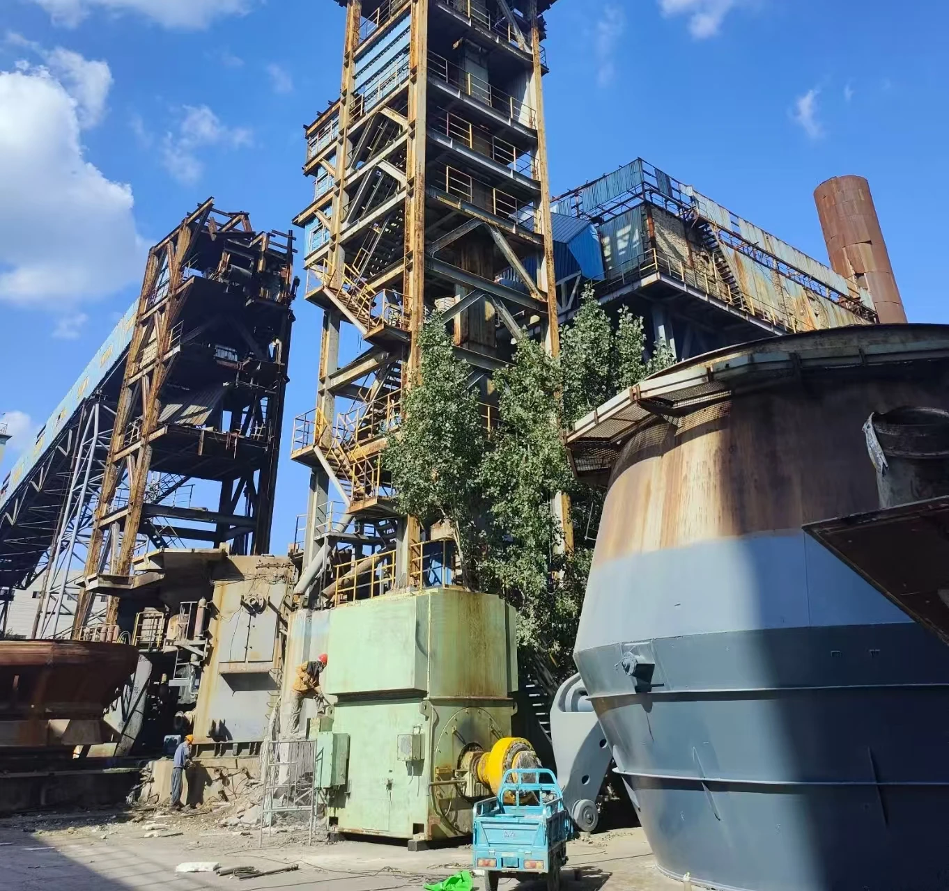 100% Original  Second Hand Vertical Roller Mill  High Efficiency Low Energy 3-Year Warranty Extremely Good Condition