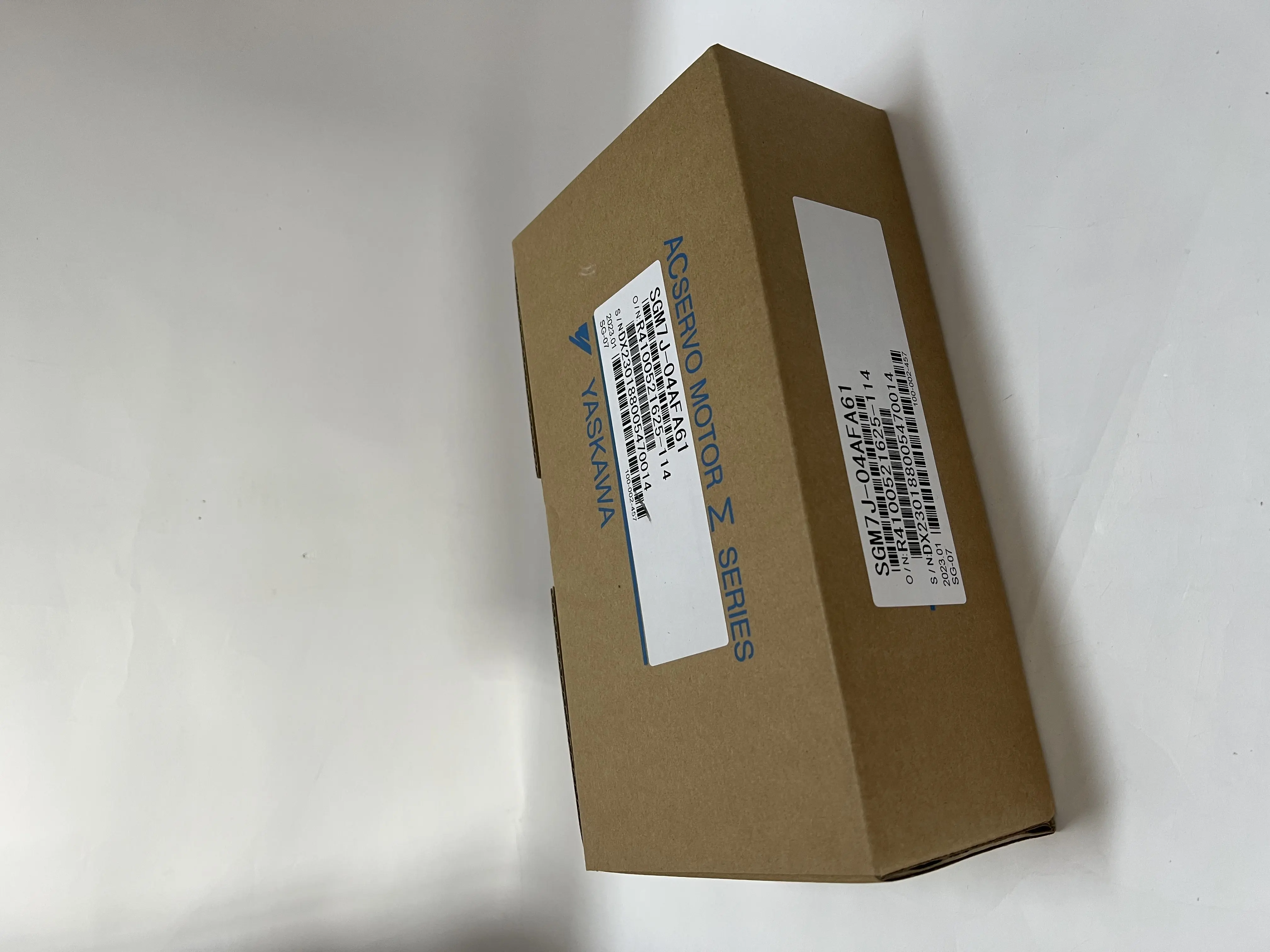 Yaskawa AC Servo Motor SGM7J-04AFA61