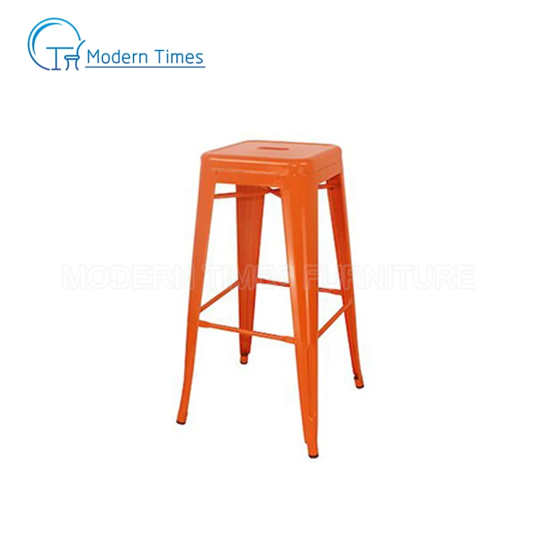 Цветной металлический барный стул с открытой спиной высотой 75