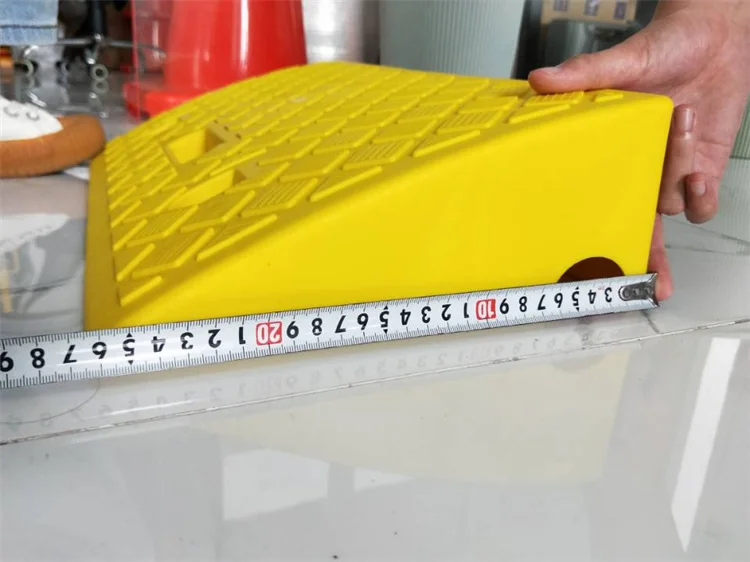 Portable Lightweight Heavy Duty Driveway Sidewalk Plastic Curb Threshold Ramps