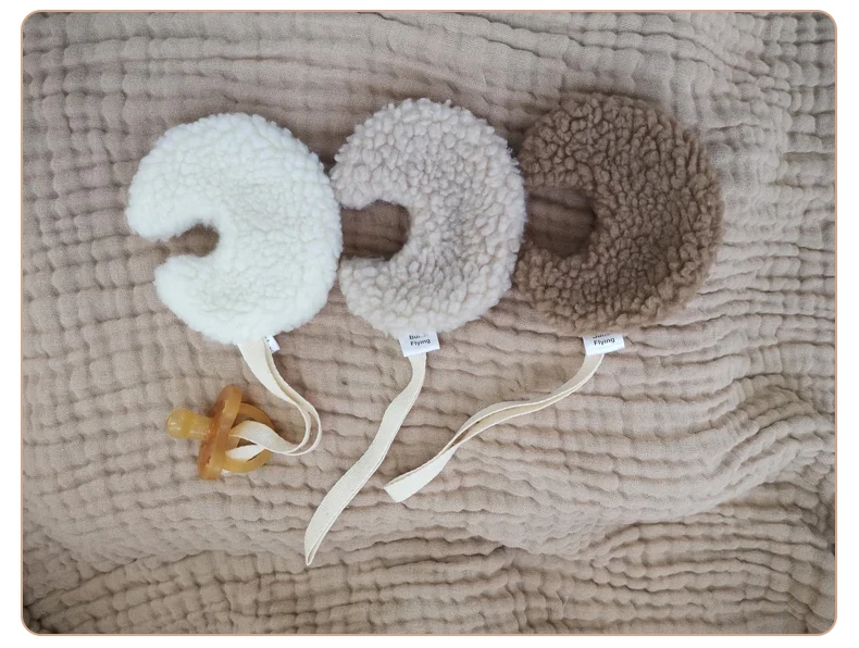 2022 New Design Sherpa Moon Teddy Baby Pacifier Comforter Holder Dummy