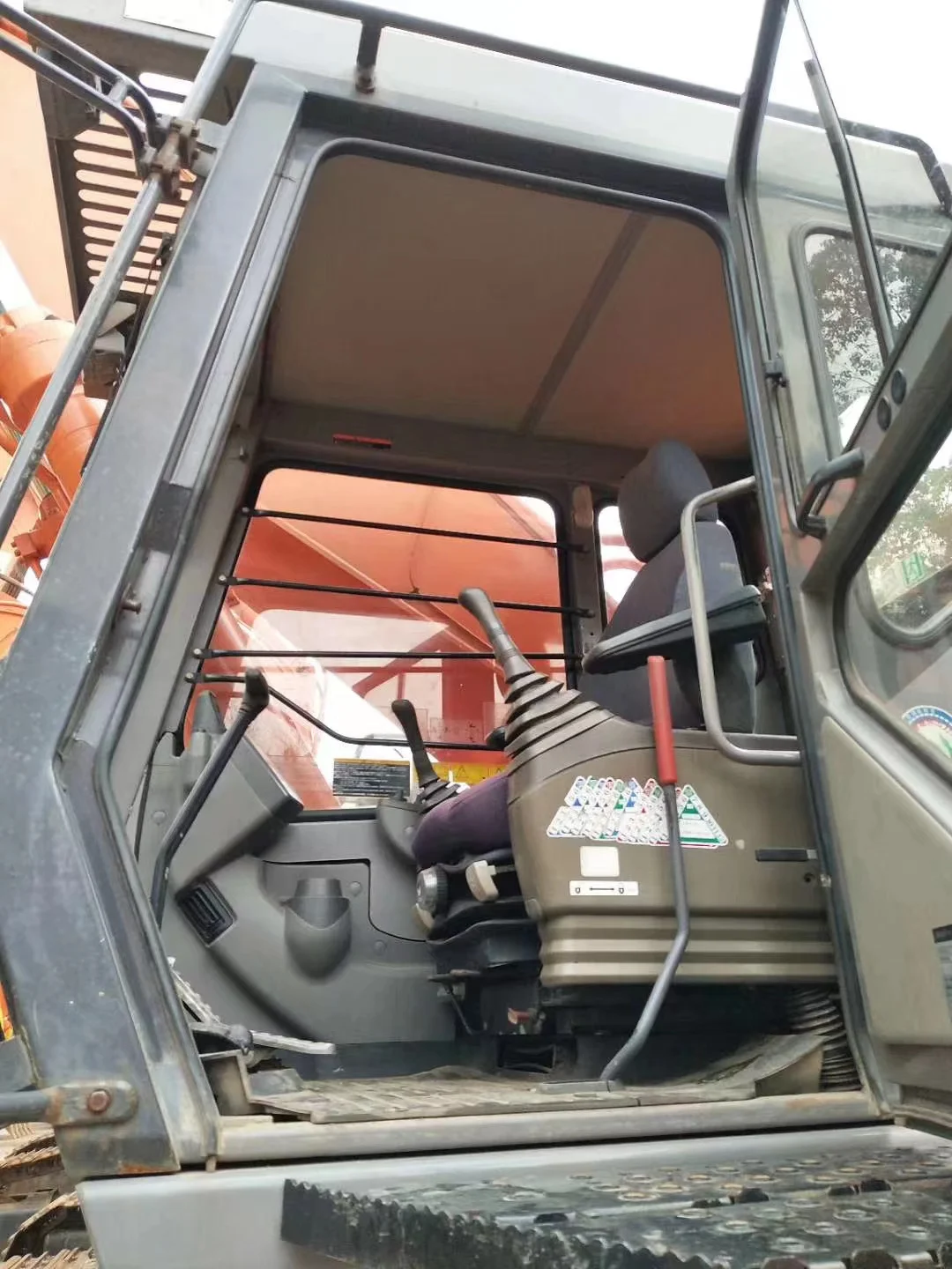 Used Hitachi ZX650H Crawler Excavator for Sale - 65 Ton Hydraulic