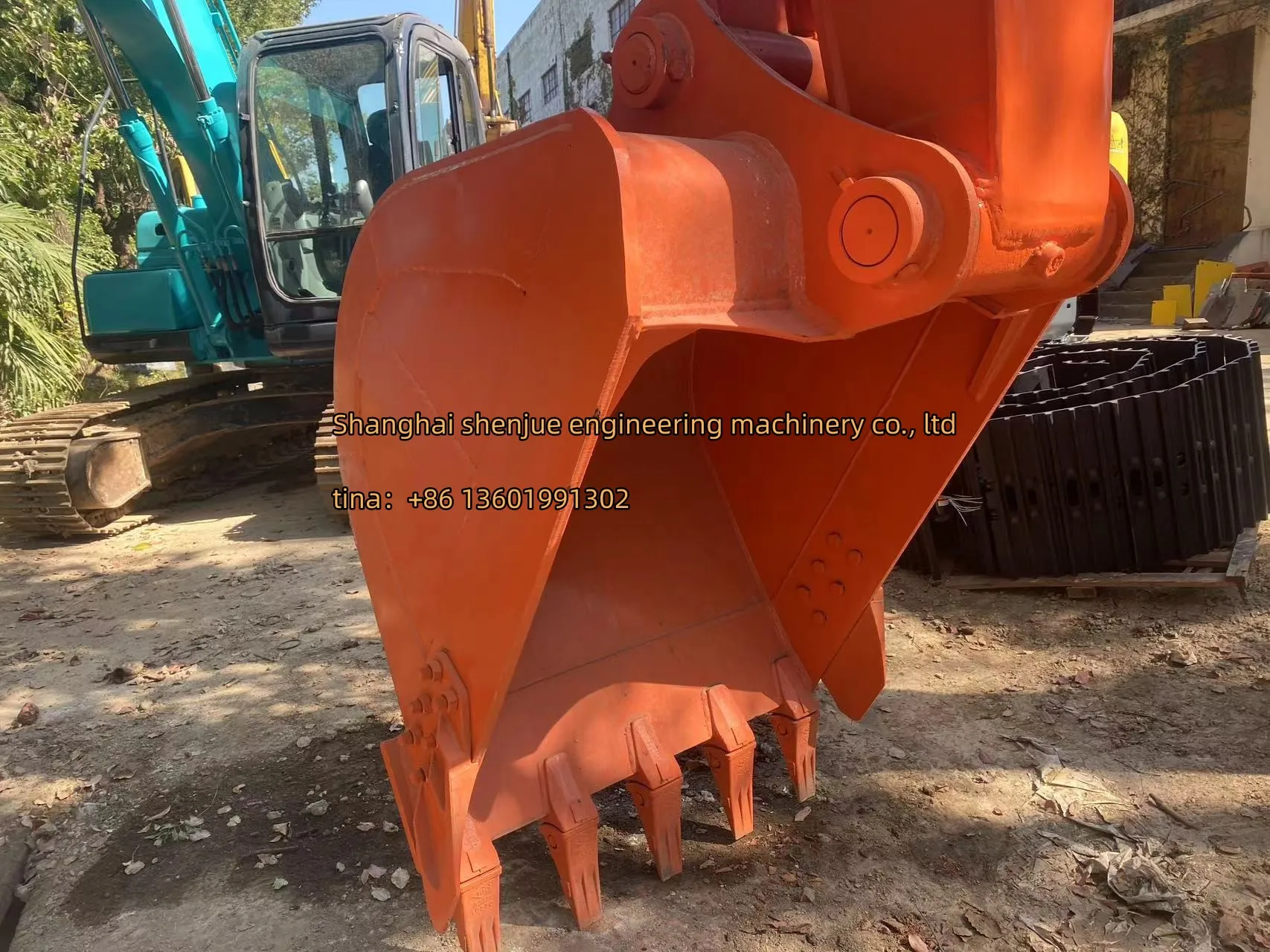 Sabihah Likhairizzad　送料8,000円 Used HITACHI ZAX200 Excavator for Sale in Excellent Condition