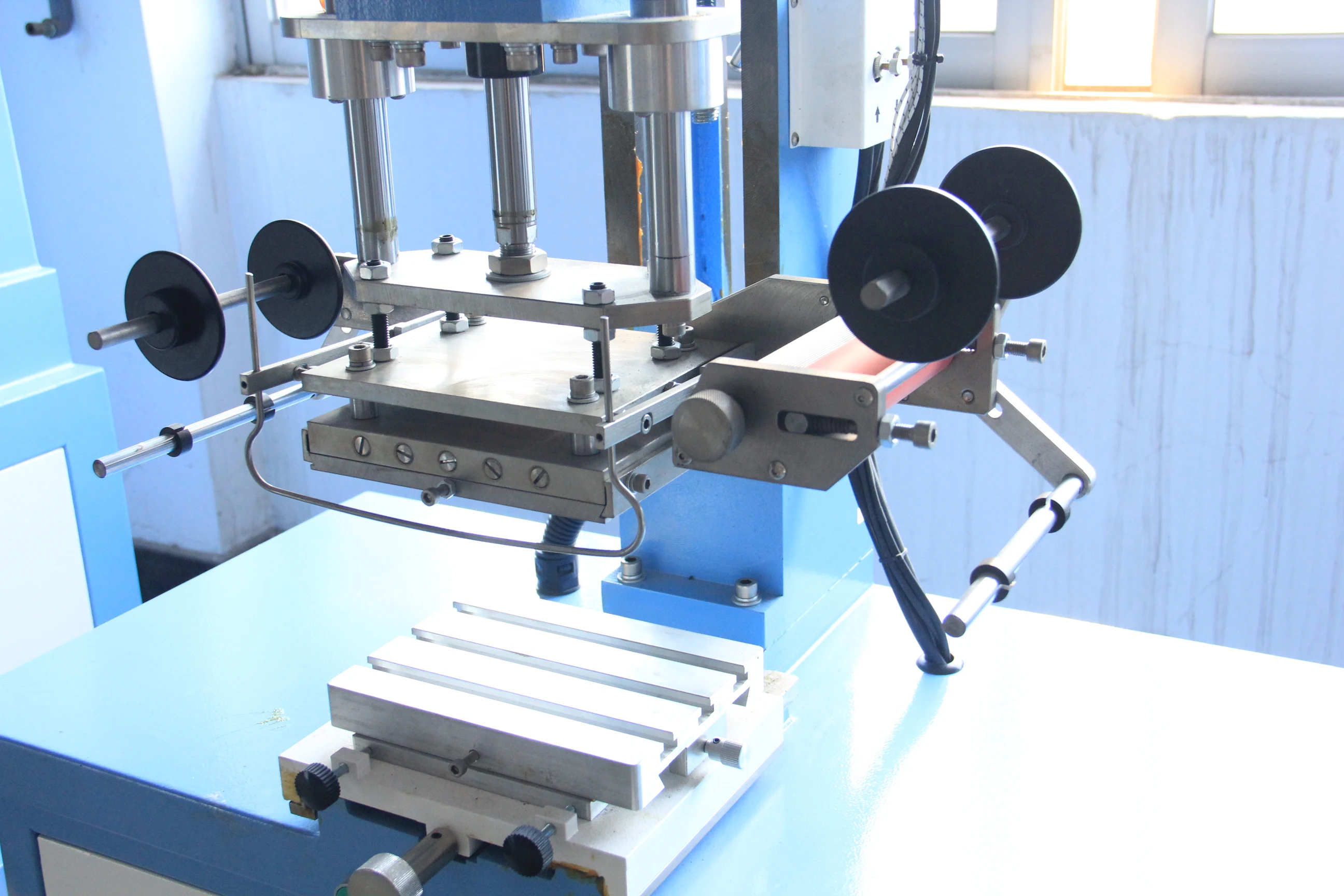 Multifunctional Professional Golden Leather Logo Embossed Foil Hot Stamping Machine