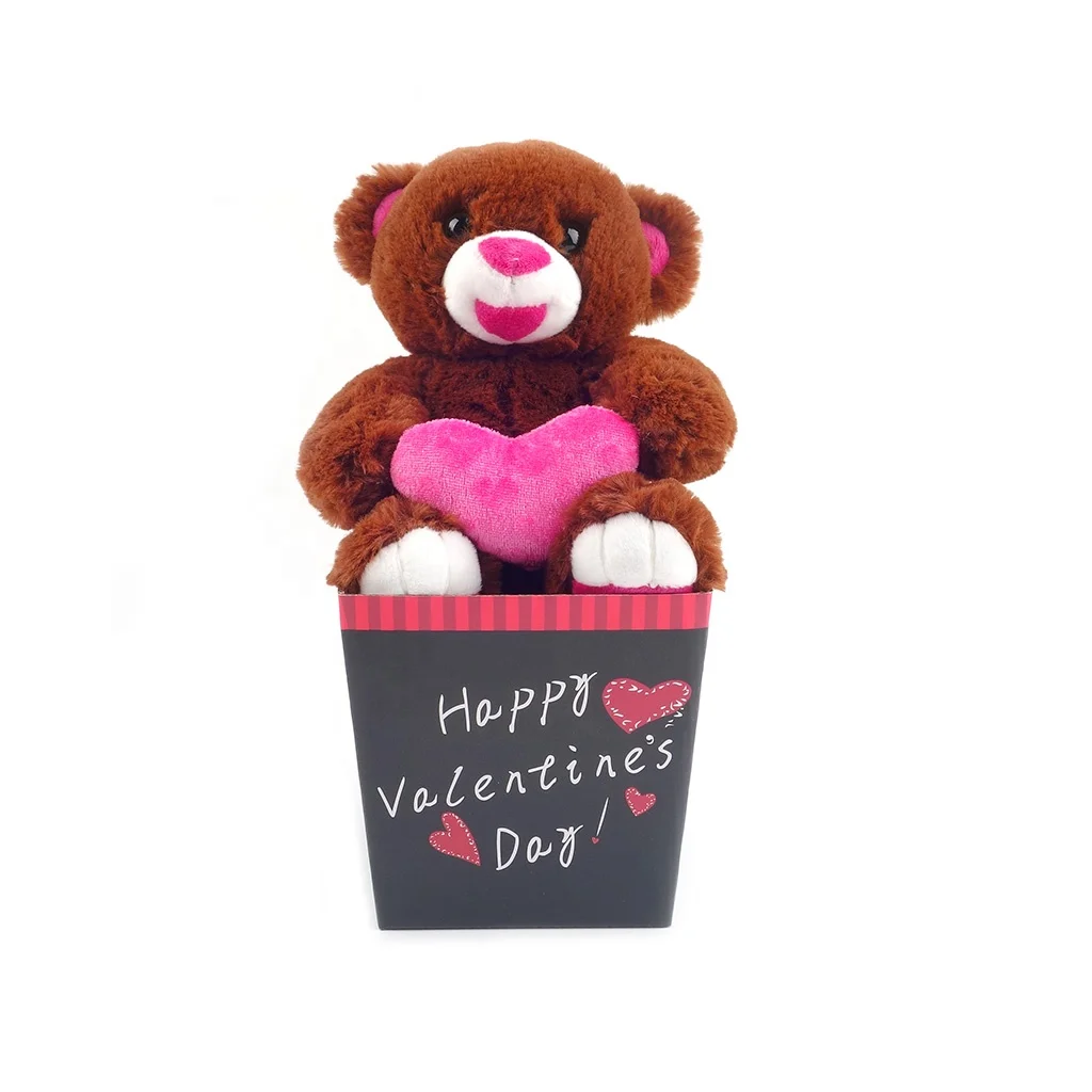 
 Плюшевый медвежонок в подарок на день Св. Валентина  