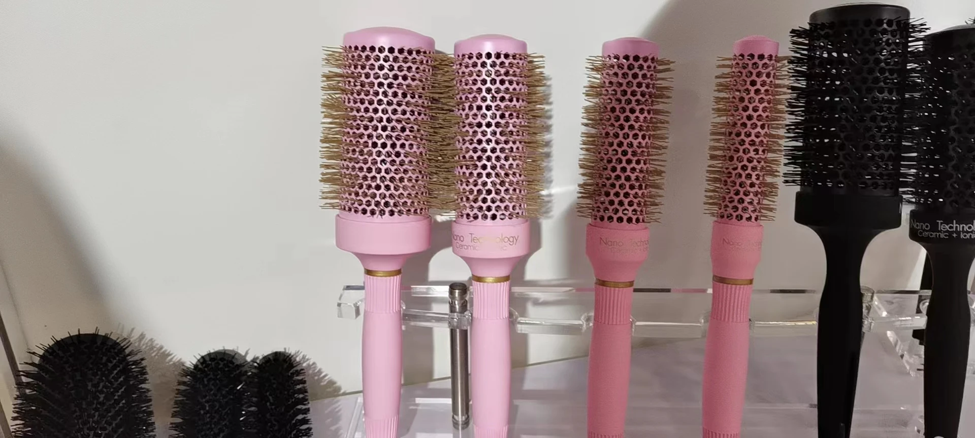 Green Salon Ceramic Round Brush Heat Resistant Nylon Wooden Handle