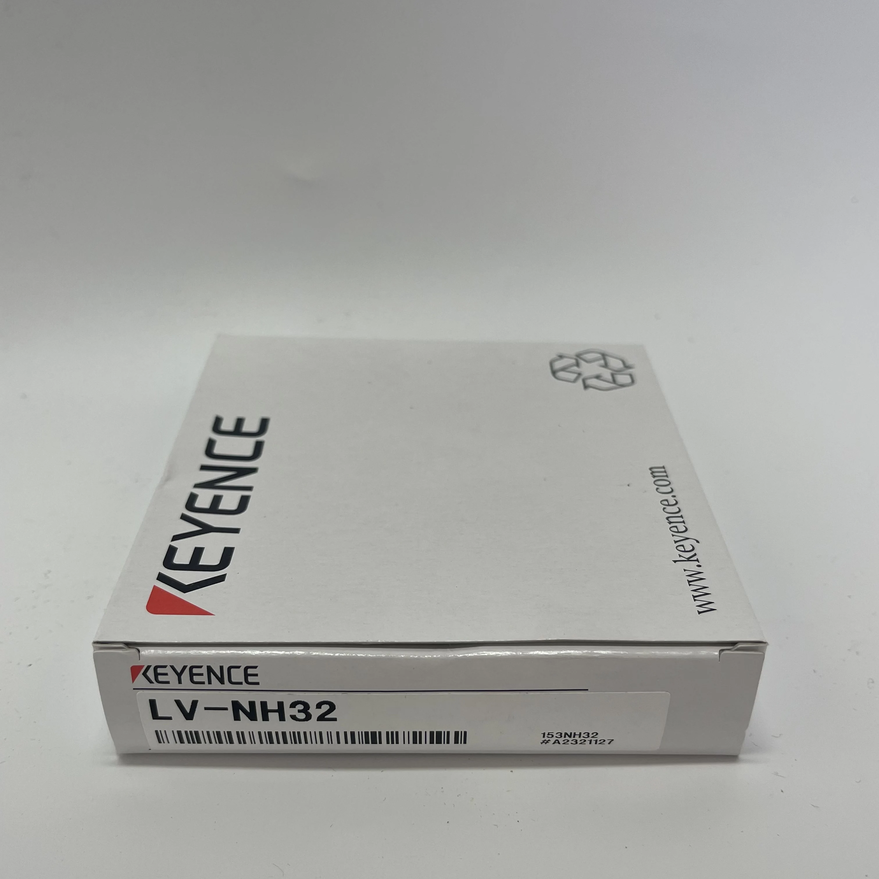 KEYENCE Digital Laser Sensor LV-NH32