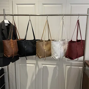 Large Capacity Woven Bag for Women 2026 New Autumn Retro Shoulder Bag PU Leather Tote Bag Zipper Handbag for Women