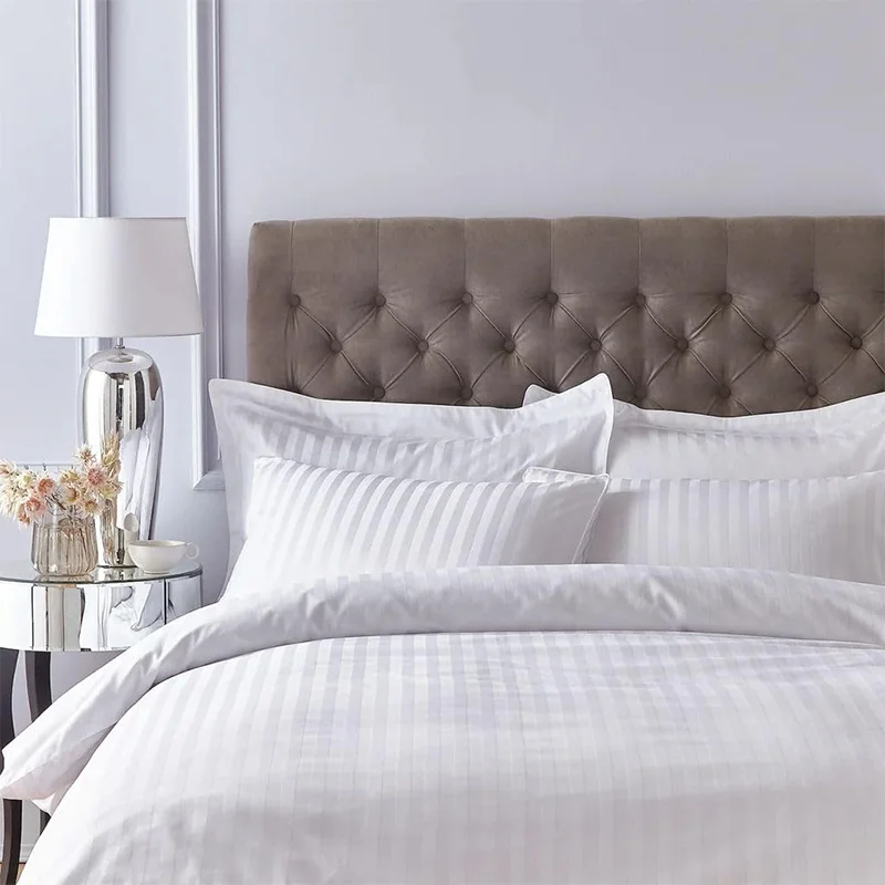 Wholesale Customized Size Luxury White 3cm Stripe Jacquard Duvet Cover Bed Linen Bedding Sheet Set for Star Hotel