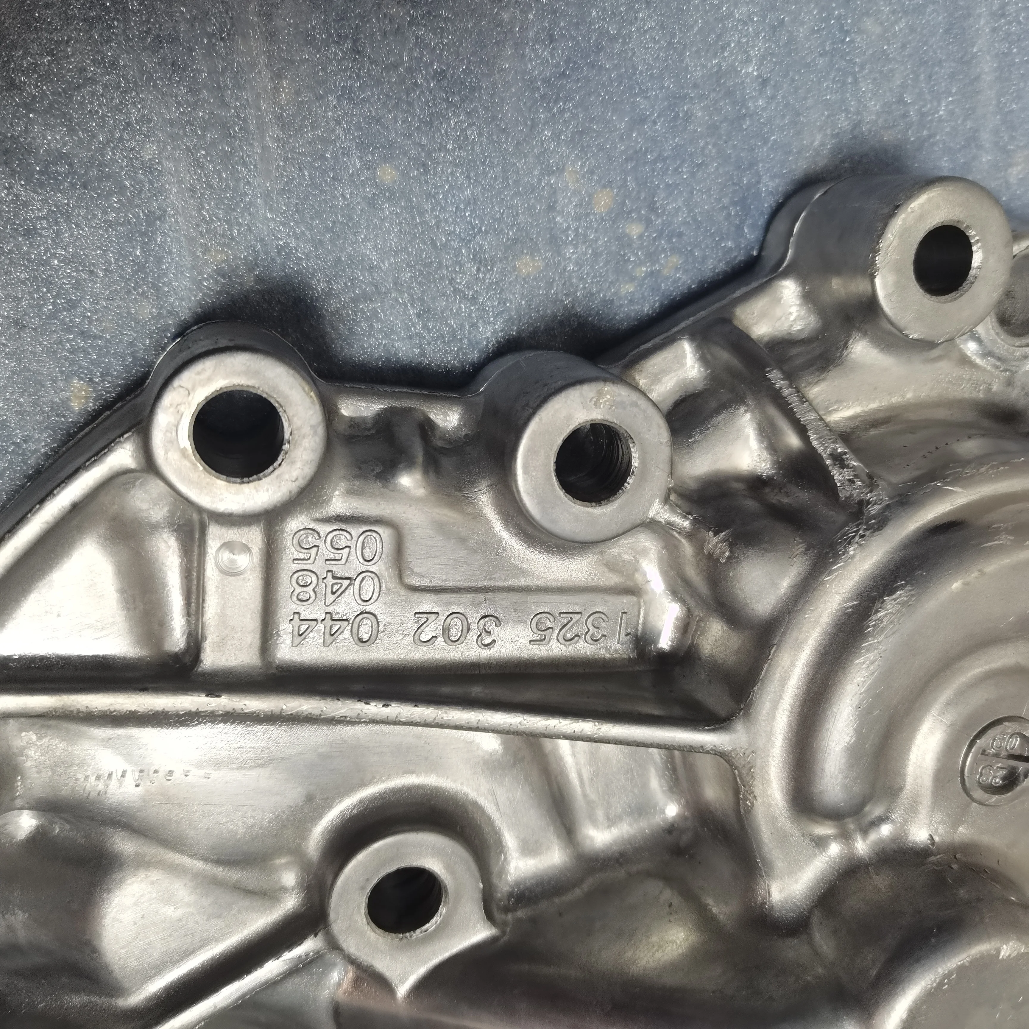 Transmission Front Cover for ZF OEM No. 1325302044