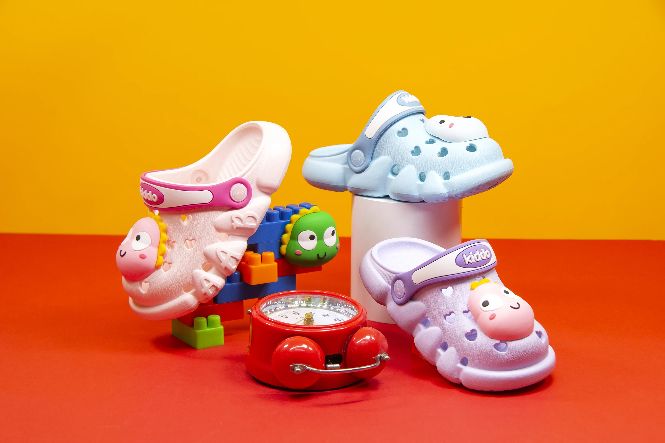 
 Детская обувь 2021, Детские Мультяшные садовые туфли с динозавром, прямые тапочки для детей, аксессуары из ПВХ, декоративные пляжные  