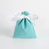 Bleu avec corde blanche
