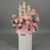 Fiore rosa della guida stradale della piccola rondine