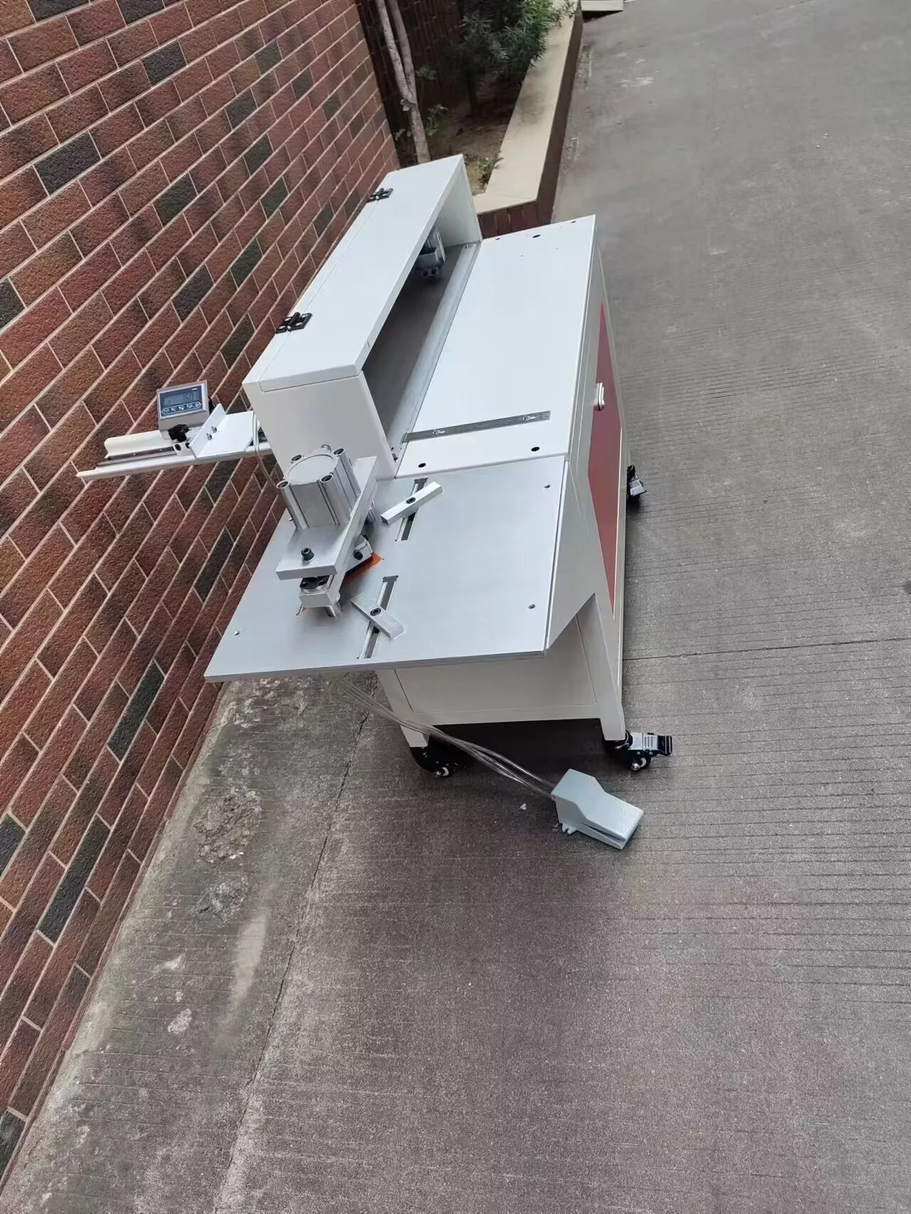 Pneumatic Paper Cardboard Grooving Machine Desktop V Grooving Machine Semi-automatic Carton Gift Box Groove Cutting Machine