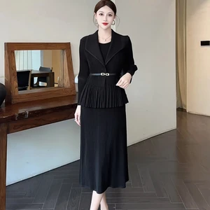 Fall/Winter Wholesale and Custom-made Large-sized Pleated Suits for Ladies, Paired with a Small Coat for a Professional Outfit