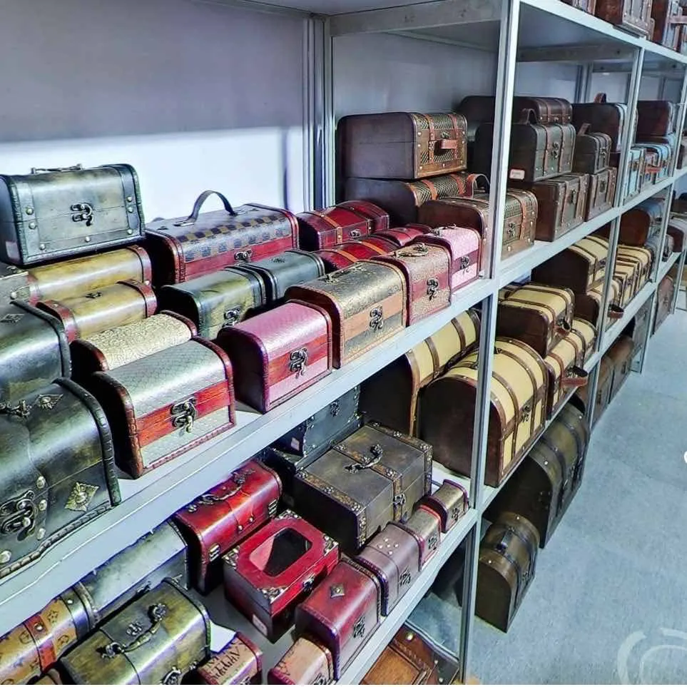 Pretty Small Wooden Lockable Vintage Home Decoration Box