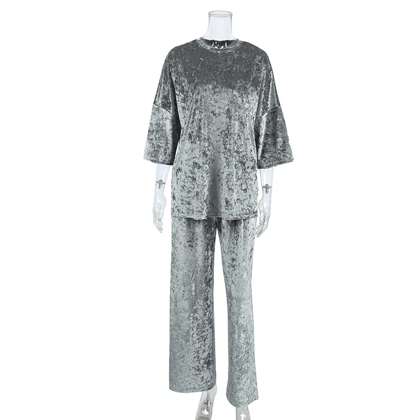 Women's Thermal Velvet Pajama Set Round Neck Short Sleeve Long Pants Soft Comfort Fit Homewear — detail